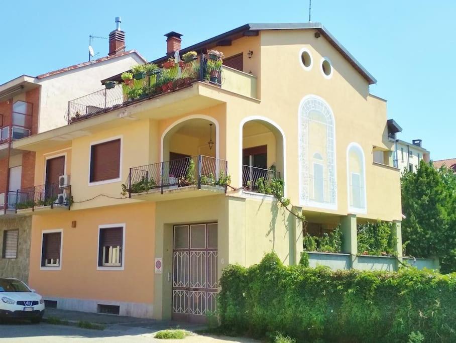 Una Pratica Mansardina Turijn Buitenkant foto